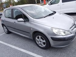 Grå Begagnad 2005 Peugeot 307 Halvkombi | 25 500 kr (Marknadspris)