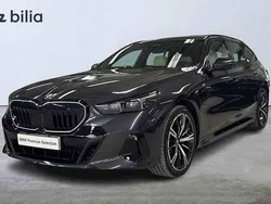 Grå Begagnad 2025 BMW 530e M Sport Kombi | 769 900 kr (Lite dyr)