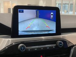 Vit Begagnad 2023 Ford Kuga Titanium SUV | 379 900 kr