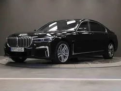 Svart Begagnad 2022 BMW 745e Sedan | 749 000 kr