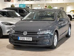 Grå Begagnad 2018 VW Polo Halvkombi | 134 900 kr (Marknadspris)