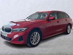Röd Begagnad 2022 BMW 330e Shadowline Kombi | 339 000 kr (Marknadspris)