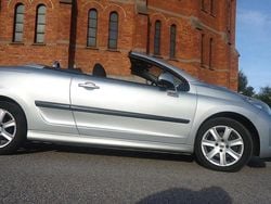 Grå Begagnad 2007 Peugeot 207 CC Cab | 29 800 kr (Marknadspris)