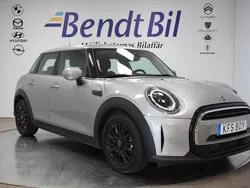 Grå Begagnad 2024 Mini Cooper Halvkombi | 274 500 kr (Marknadspris)