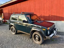 Grön Begagnad 2012 Lada niva SUV | 35 000 kr