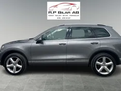 Grå Begagnad 2017 VW Touareg SUV | 189 000 kr (Bra pris)