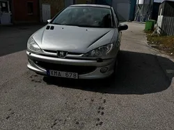 Grå Begagnad 2006 Peugeot 206 Halvkombi | 11 500 kr (Bra pris)