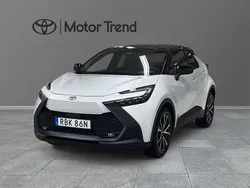 Vit Begagnad 2024 Toyota C-HR Style SUV | 379 000 kr (Marknadspris)