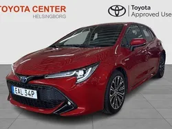 Röd Begagnad 2019 Toyota Corolla Hybrid Style Halvkombi | 224 900 kr (Marknadspris)