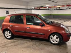 Röd Begagnad 2005 Renault Clio R.S. Halvkombi | 14 000 kr (Bra pris)