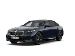 Svart Begagnad 2025 BMW 530e M Sport Sedan | 689 000 kr (Superpris)
