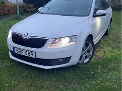 Vit Begagnad 2014 Skoda Octavia Elegance Kombi | 55 000 kr (Bra pris)