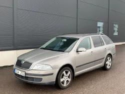 Ljusbrun Begagnad 2006 Skoda Octavia Kombi | 49 900 kr