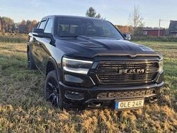 Svart Begagnad 2022 RAM 1500 Pickup | 739 000 kr (Bra pris)