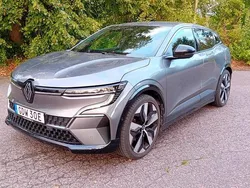 Grå Begagnad 2023 Renault Mégane Techno Halvkombi | 269 000 kr (Superpris)