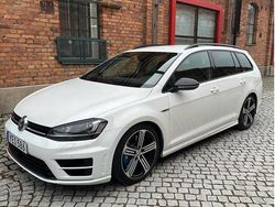 Vit Begagnad 2017 VW Golf VII R Kombi | 234 900 kr (Marknadspris)