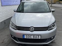 Silver Begagnad 2014 VW Touran Minibuss | 120 000 kr (Dyr)