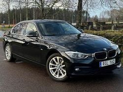 Svart Begagnad 2016 BMW 320 Sport Line Sedan | 164 500 kr (Bra pris)