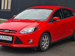 Röd Begagnad 2014 Ford Focus Titanium Halvkombi | 32 900 kr