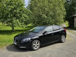 Svart Begagnad 2016 Volvo V40 Kinetic Kombi | 120 000 kr (Lite dyr)
