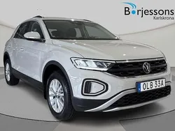 Grå Begagnad 2022 VW T-Roc Life SUV | 279 000 kr (Marknadspris)