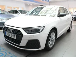 Vit Begagnad 2023 Audi A1 Sportback Proline Halvkombi | 229 900 kr (Marknadspris)