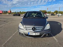 Silver Begagnad 2010 Mercedes 180 Sedan | 59 000 kr (Marknadspris)