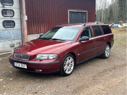 Röd Begagnad 2001 Volvo V70 Kombi | 24 900 kr (Dyr)