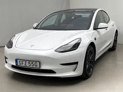 Vit Begagnad 2021 Tesla Model 3 Sedan | 219 000 kr (Bra pris)