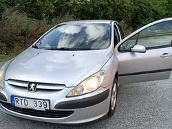 Grå Begagnad 2003 Peugeot 307 Halvkombi | 15 000 kr (Marknadspris)