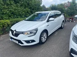 Vit Begagnad 2017 Renault Mégane GrandTour Kombi | 104 000 kr (Marknadspris)