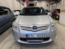 Silver Begagnad 2010 Toyota Auris Plus Halvkombi | 59 990 kr (Marknadspris)
