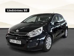 Svart Begagnad 2013 Kia Rio Halvkombi | 85 000 kr (Marknadspris)
