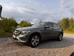 Grå Begagnad 2016 Mercedes GLC220 SUV | 229 000 kr (Marknadspris)