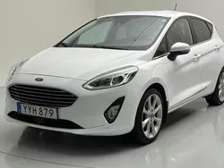 Vit Begagnad 2018 Ford Fiesta Titanium Halvkombi | 74 000 kr