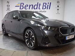 Sophisto grey brilliant effect Begagnad 2025 BMW 550e Comfort Edition Kombi | 959 500 kr (Marknadspris)