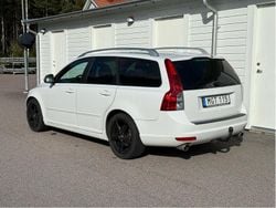 Vit Begagnad 2012 Volvo V50 Kinetic Kombi | 58 500 kr (Marknadspris)