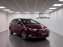 Röd Begagnad 2017 Toyota Auris Touring Sports Executive Kombi | 169 900 kr (Marknadspris)
