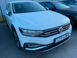 Vit Begagnad 2020 VW Passat Alltrack Executive Kombi | 229 000 kr (Marknadspris)