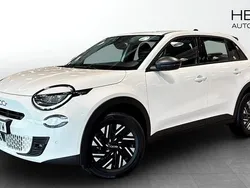 Vit (white) Ny 2025 Fiat 600 Lounge SUV | 350 800 kr (Dyr)