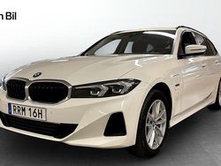 Vit Begagnad 2022 BMW 330e Kombi | 334 500 kr (Lite dyr)