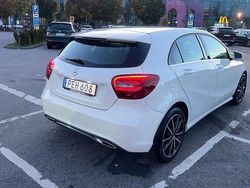 Vit Begagnad 2017 Mercedes A180 Halvkombi | 195 000 kr (Lite dyr)