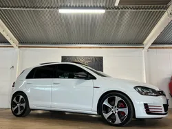 Vit Begagnad 2015 VW Golf VII GTI Halvkombi | 199 900 kr (Dyr)