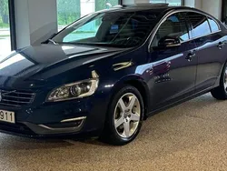Blå Begagnad 2013 Volvo S60 Summum Sedan | 129 900 kr (Marknadspris)