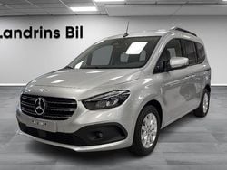 Silver Ny 2024 Mercedes T180 Minibuss | 381 120 kr (Dyr)