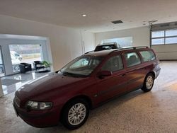 Mörkröd Begagnad 2002 Volvo V70 Kombi | 22 900 kr (Bra pris)