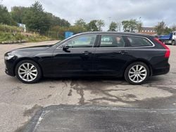 Vit (svart) Begagnad 2018 Volvo V90 Momentum Kombi | 138 000 kr (Superpris)