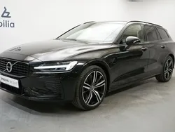 Svart Begagnad 2021 Volvo V60 R-Design Kombi | 449 900 kr (Marknadspris)