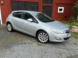 Grå Begagnad 2010 Opel Astra Enjoy Halvkombi | 39 900 kr (Bra pris)