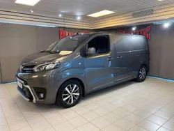 Mörkgrå (grå) Begagnad 2018 Toyota Proace Van | 169 000 kr (Marknadspris)